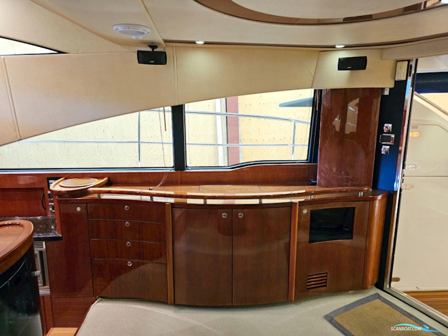 Fairline Squadron 58 Fly