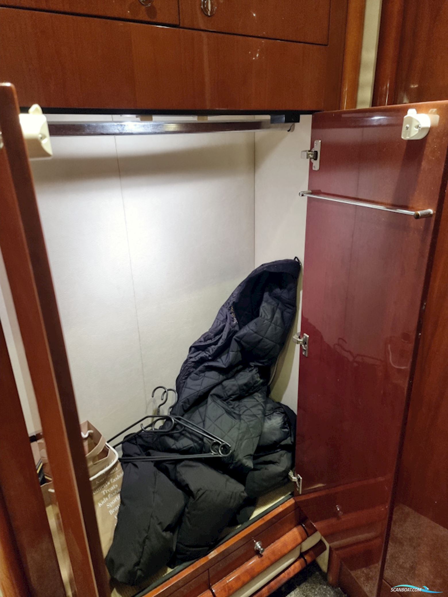 Fairline Squadron 58 Volvo Penta D12-715 EVC