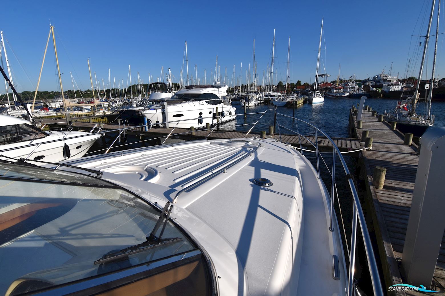 Fairline Squadron 59