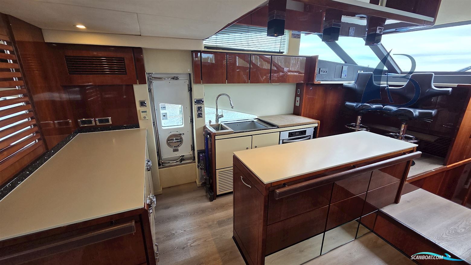 Fairline Squadron 68