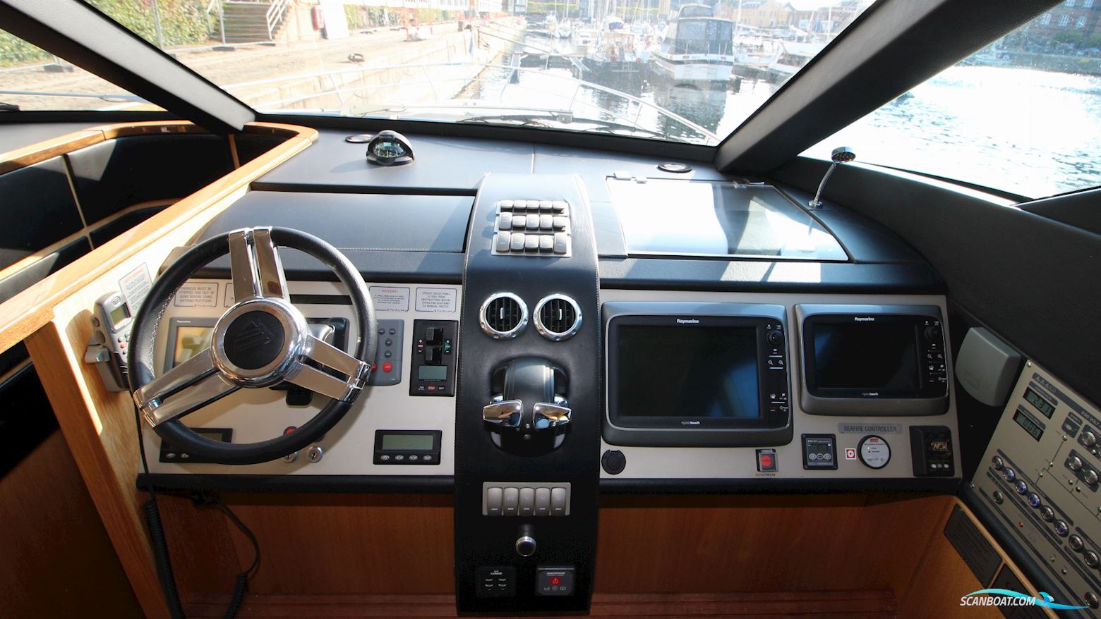 Fairline Squadron 70