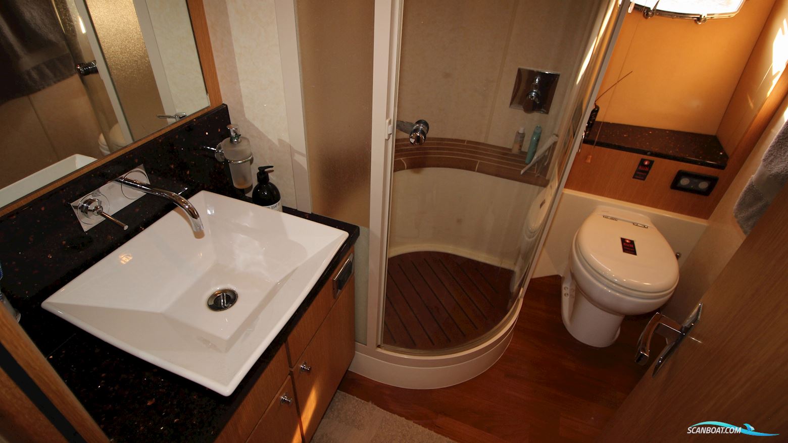 Fairline Squadron 70