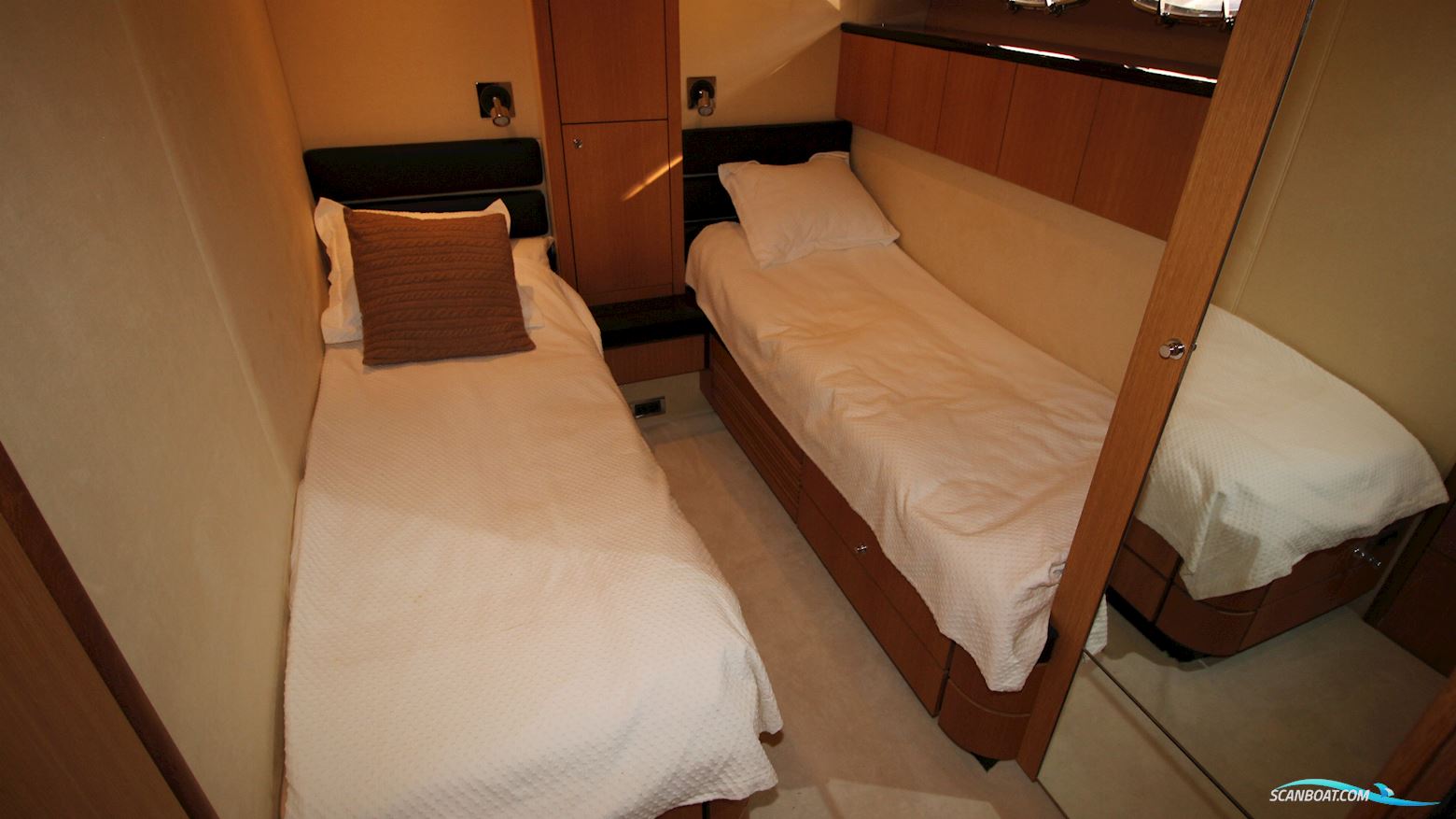 Fairline Squadron 70