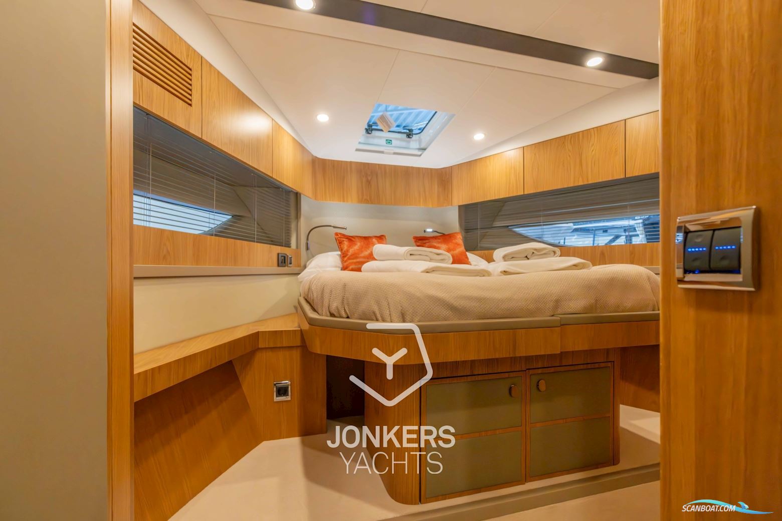Fairline Targa 45 GT- MODEL 2025 WITH OAK SATIN TIMBER