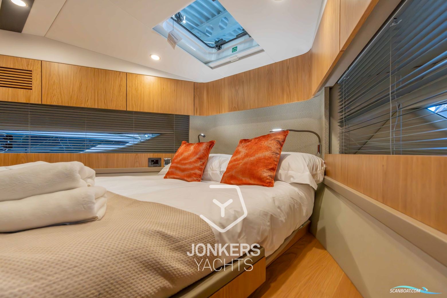 Fairline Targa 45 GT- MODEL 2025 WITH OAK SATIN TIMBER