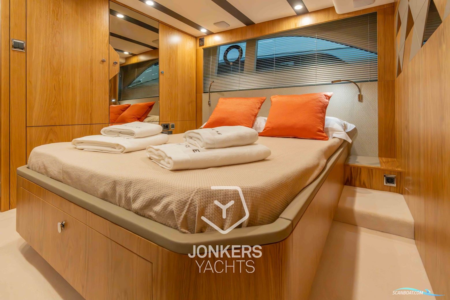 Fairline Targa 45 GT- MODEL 2025 WITH OAK SATIN TIMBER