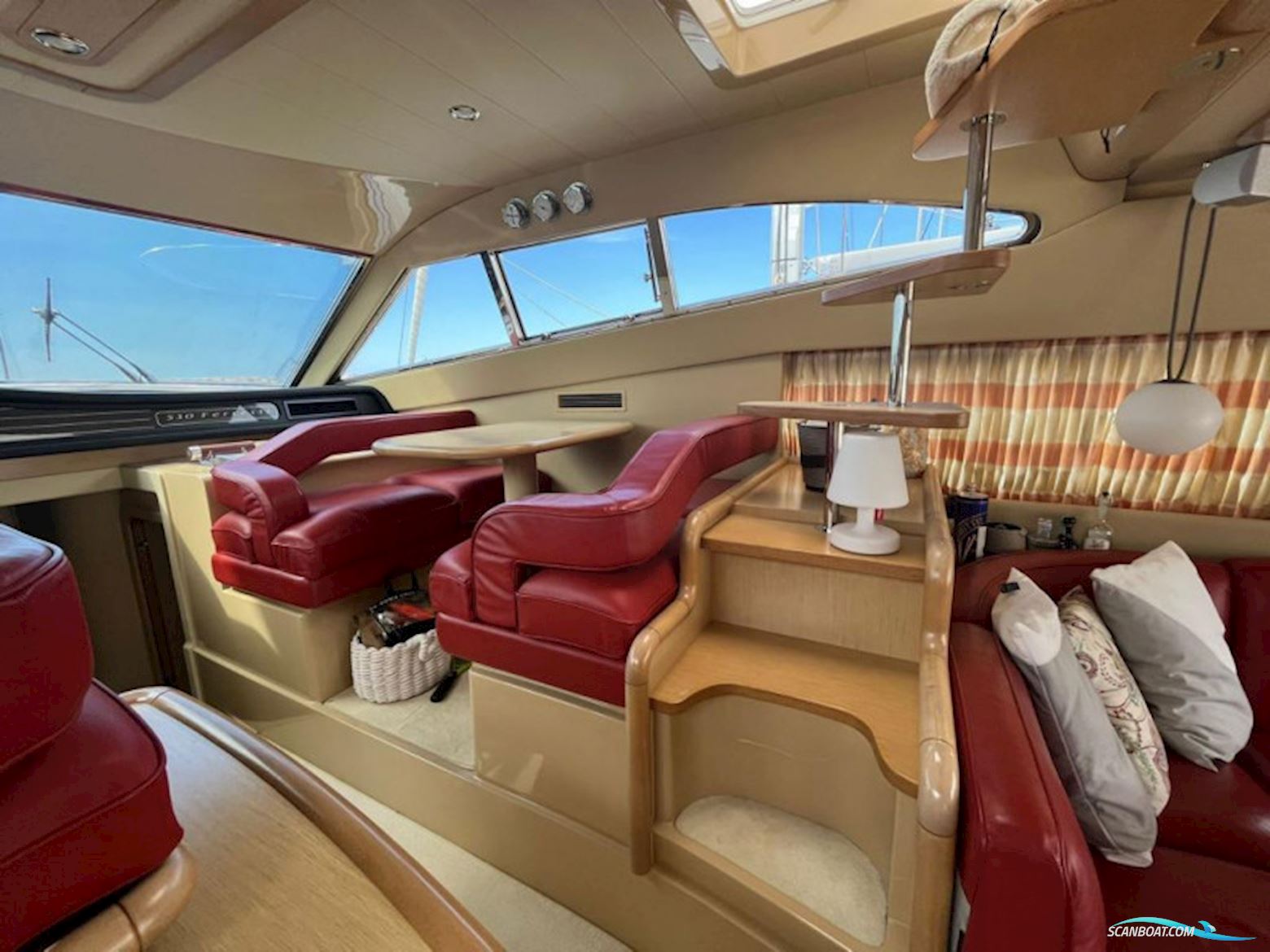 Ferretti 530