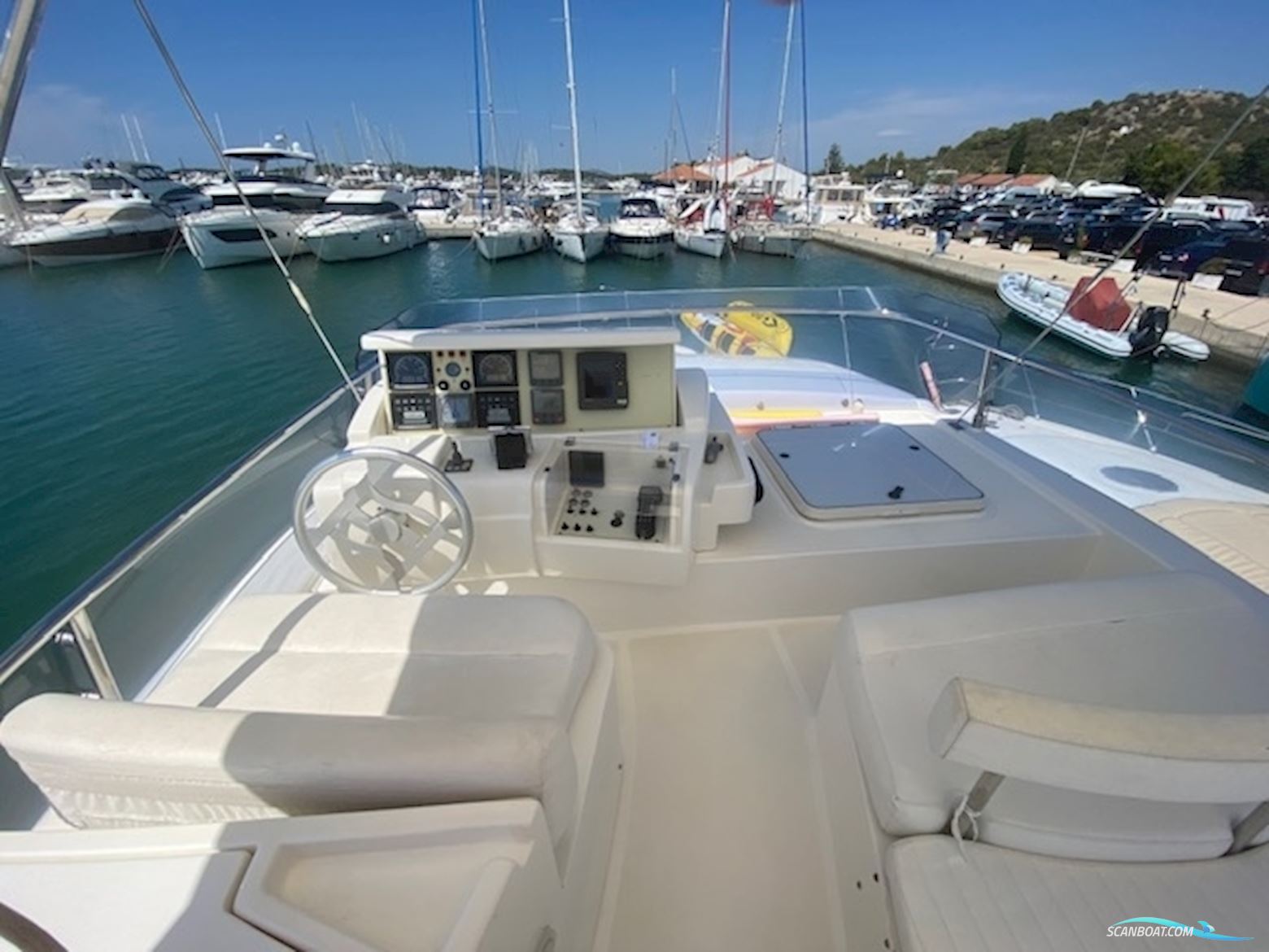 Ferretti 530