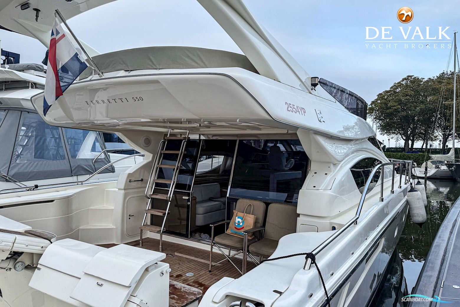 Ferretti 550