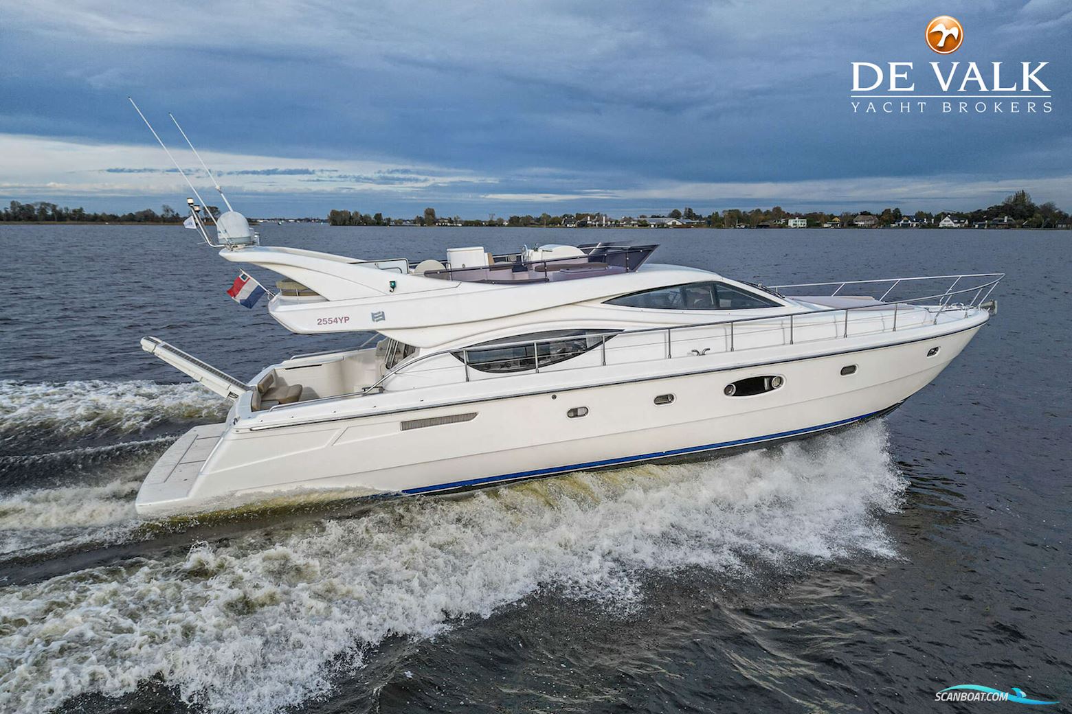 Ferretti 550