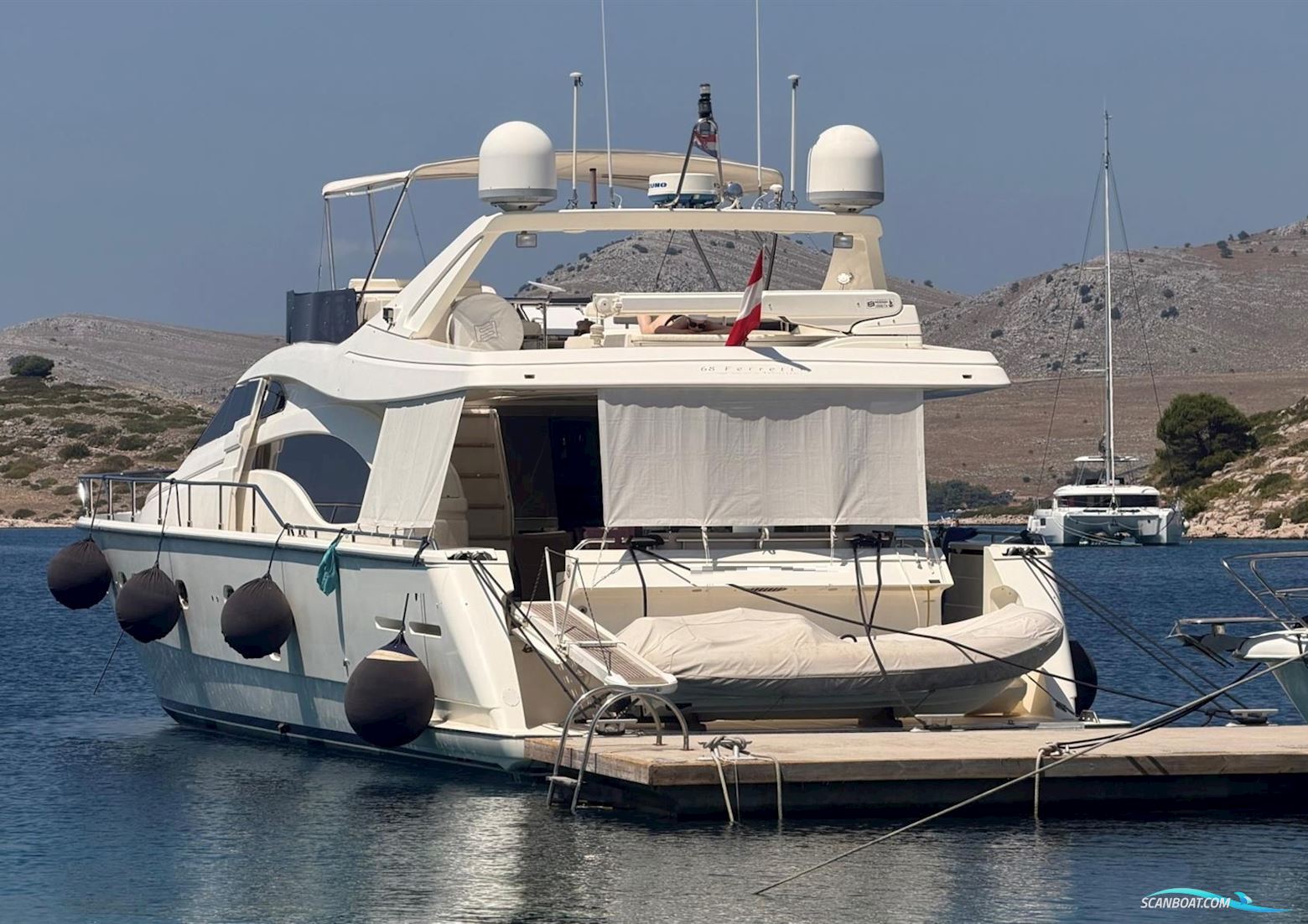 Ferretti 68