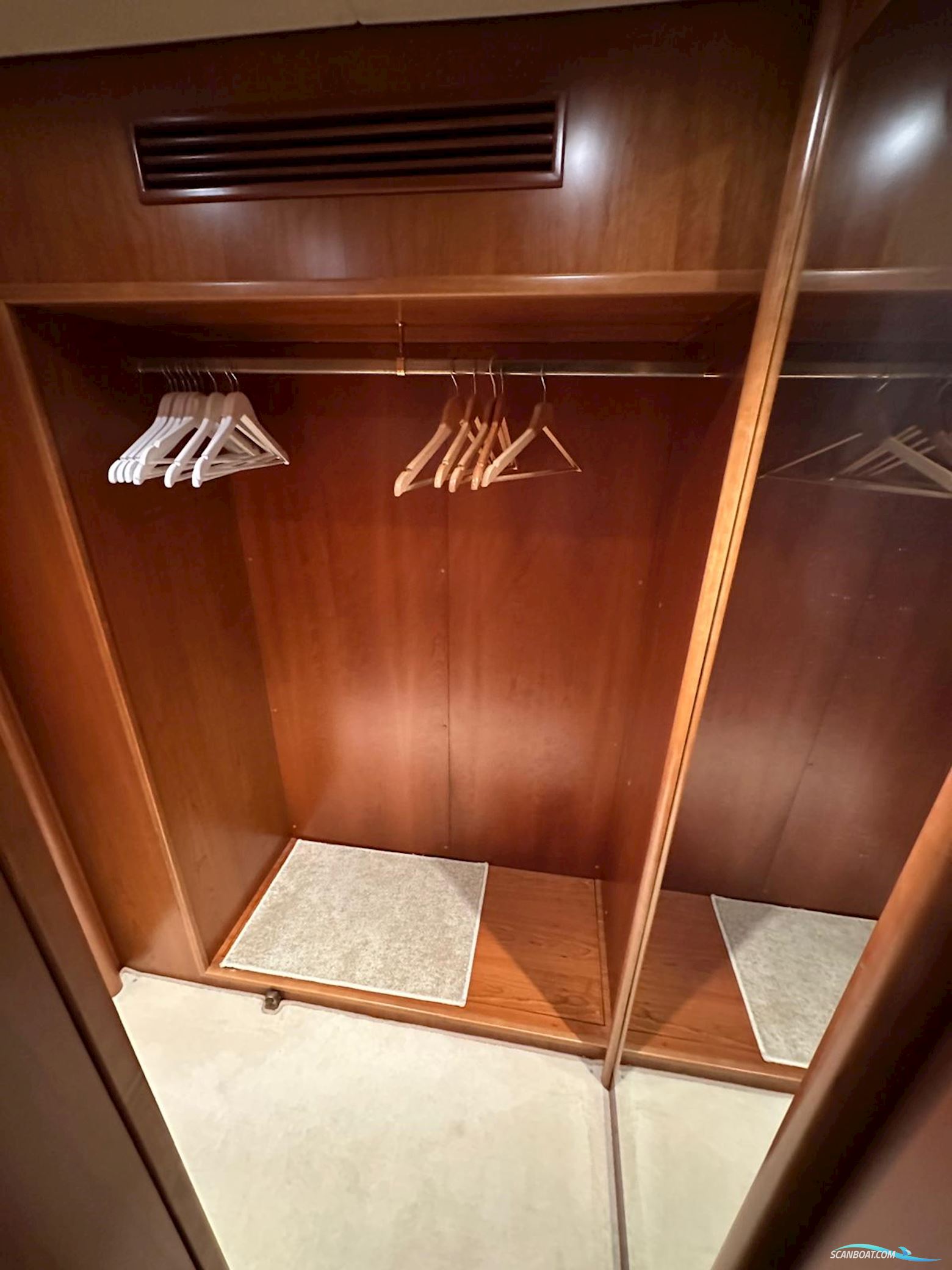 Ferretti Custom LINE 94