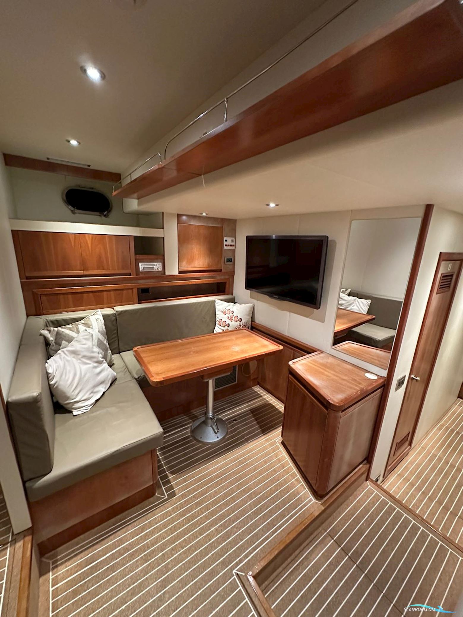 Ferretti Custom LINE 94