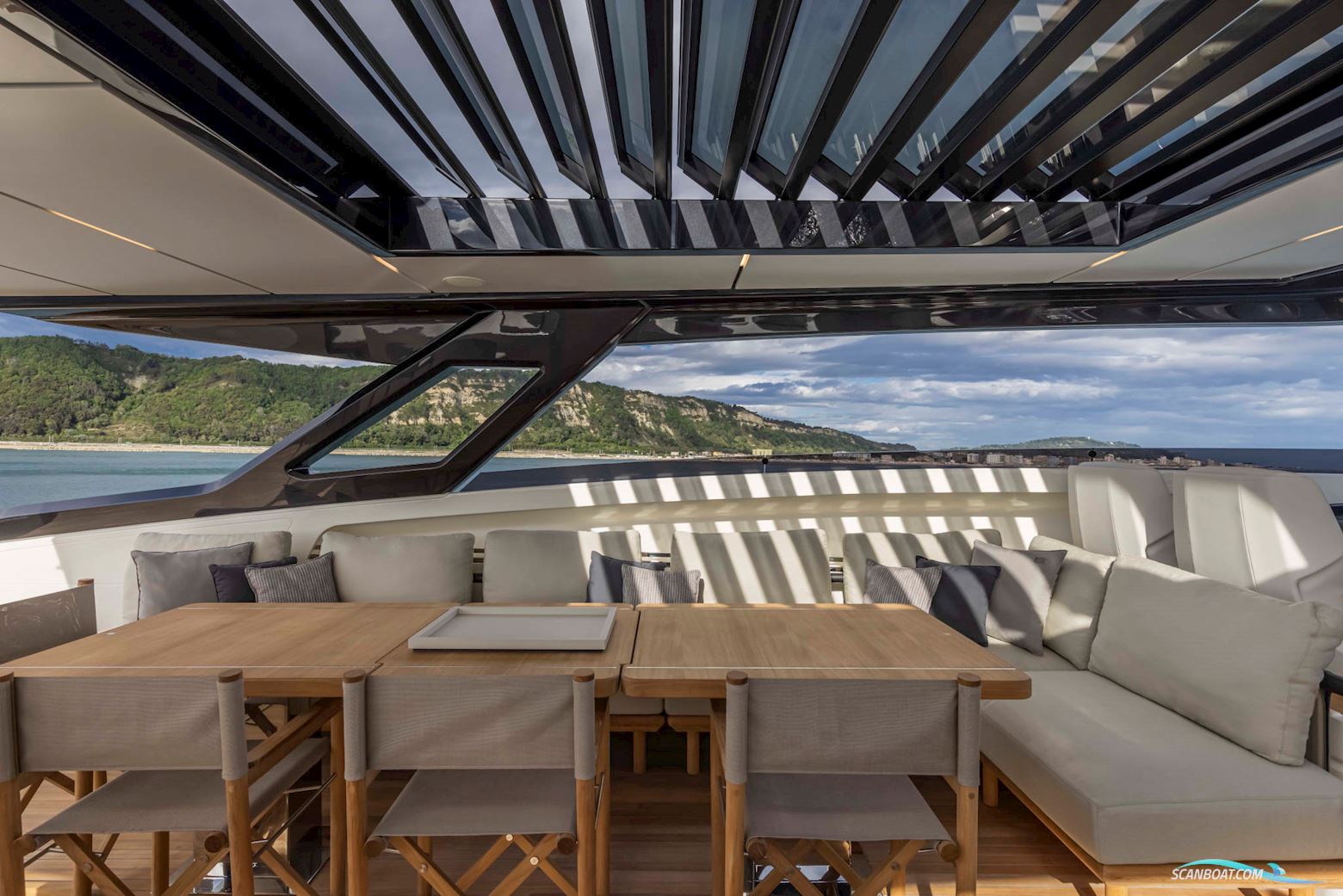 Ferretti Yachts 1000