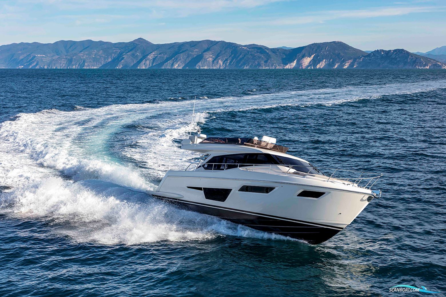Ferretti Yachts 500