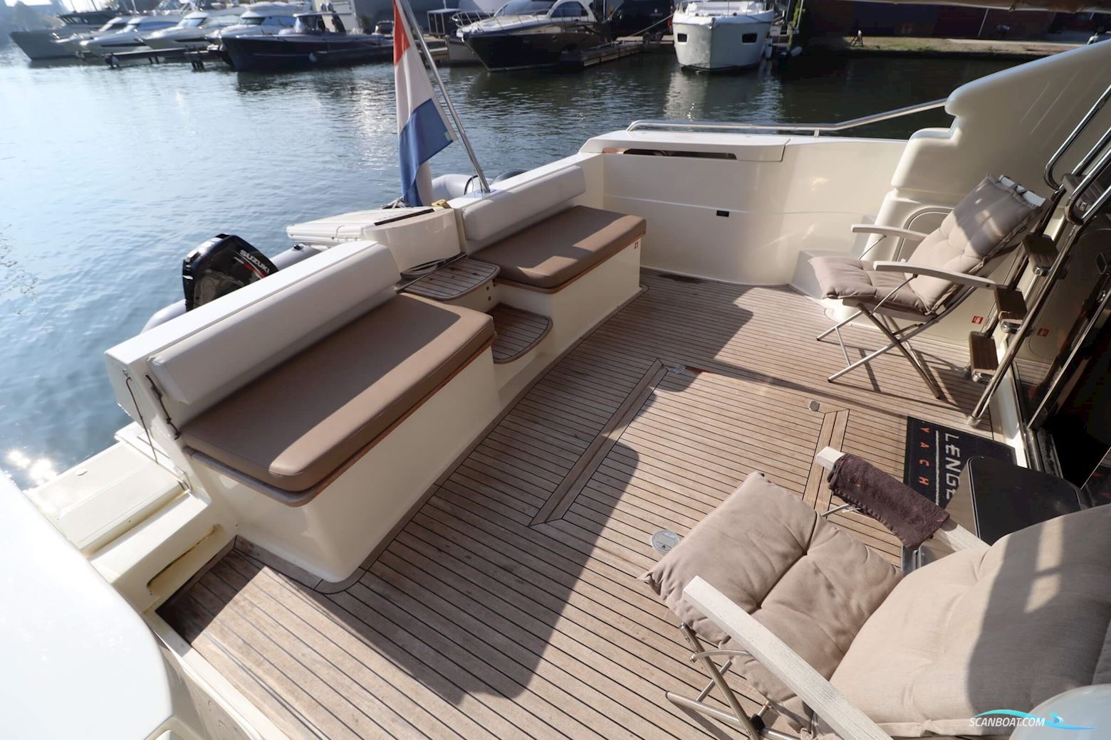 Ferretti Yachts 530