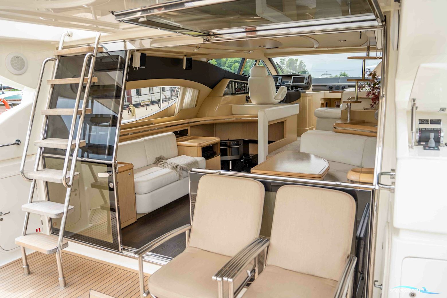 Ferretti Yachts 550