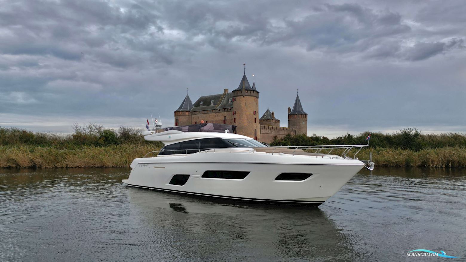 Ferretti Yachts 550