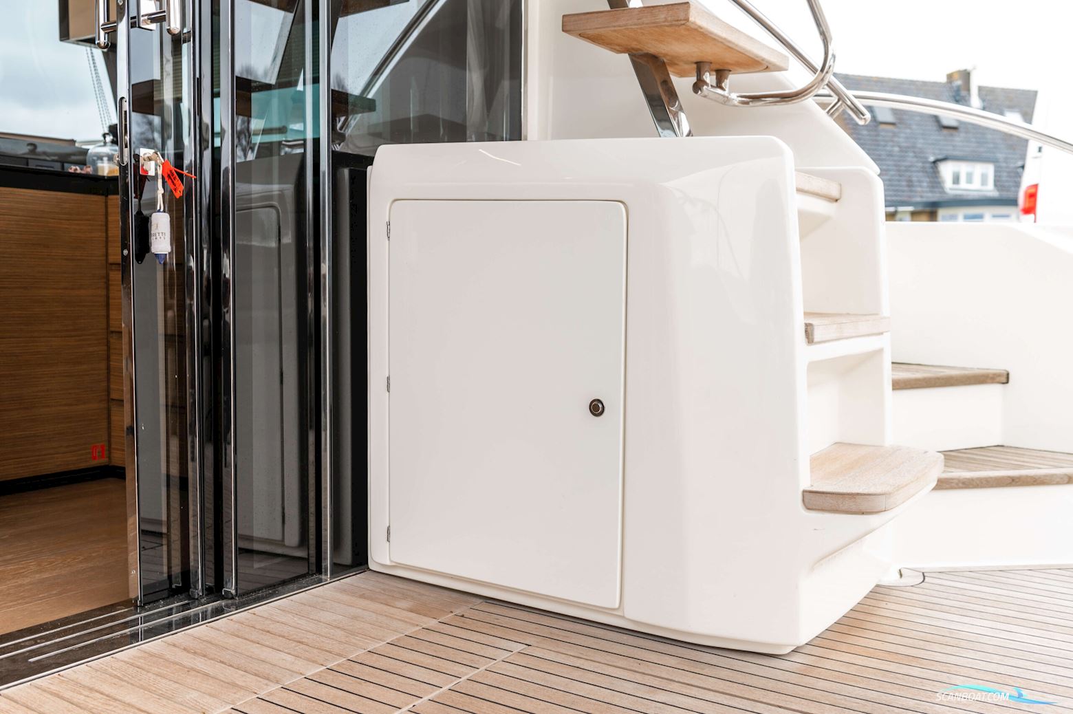 Ferretti Yachts 550