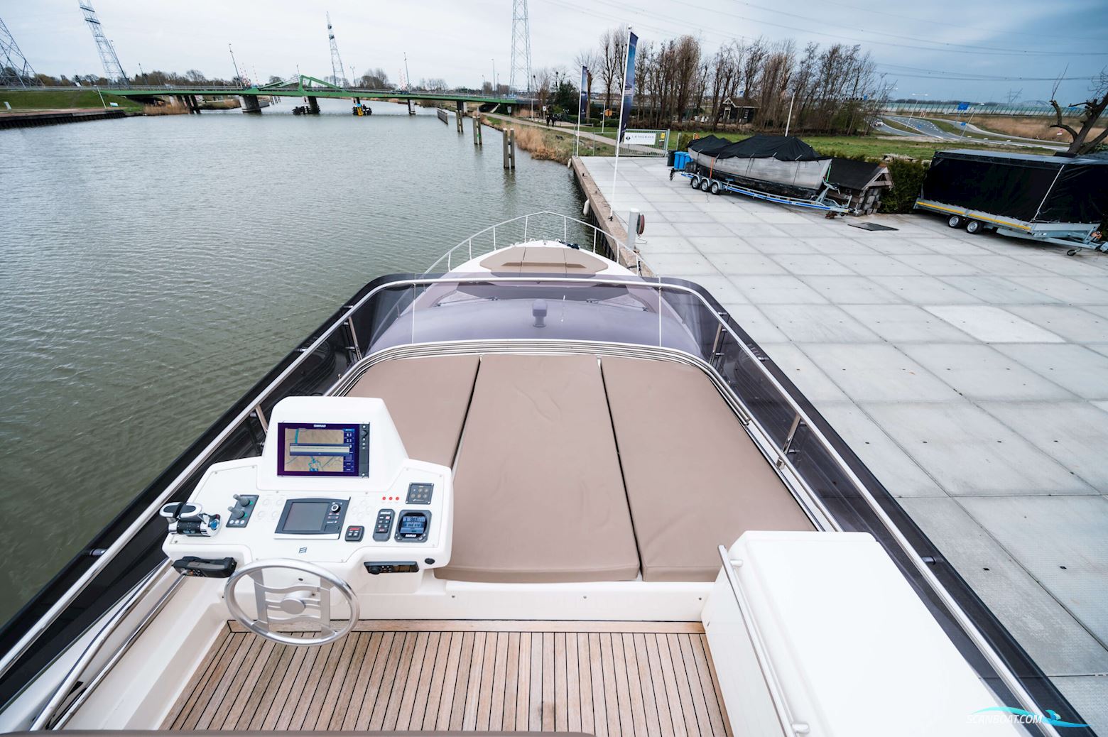 Ferretti Yachts 550
