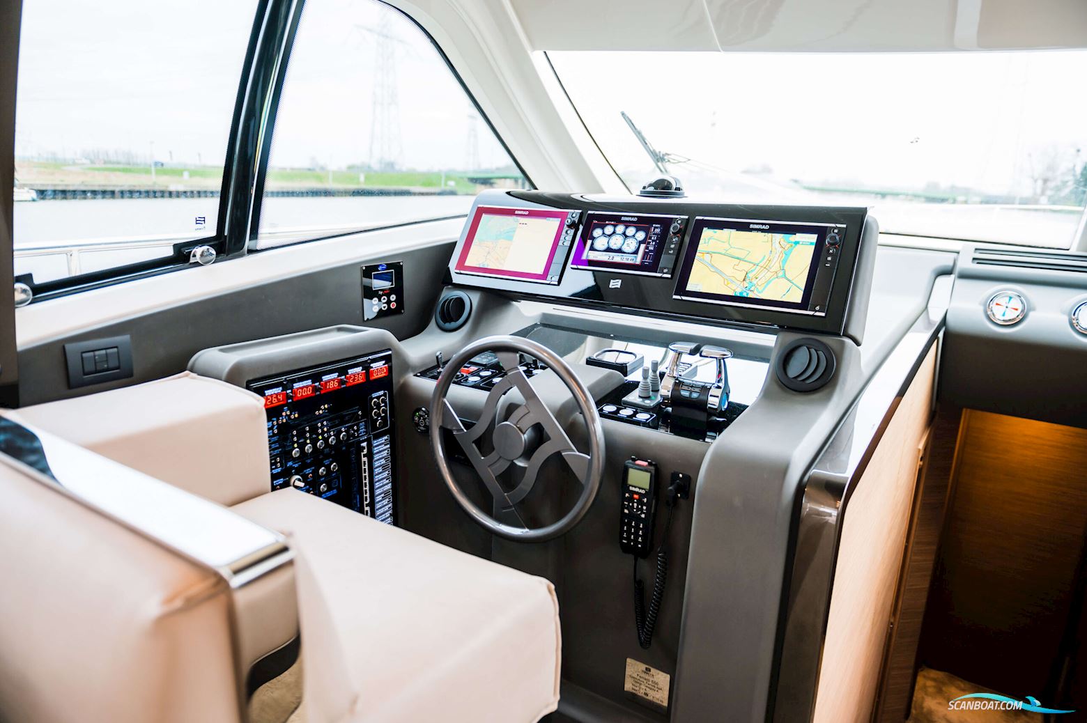 Ferretti Yachts 550