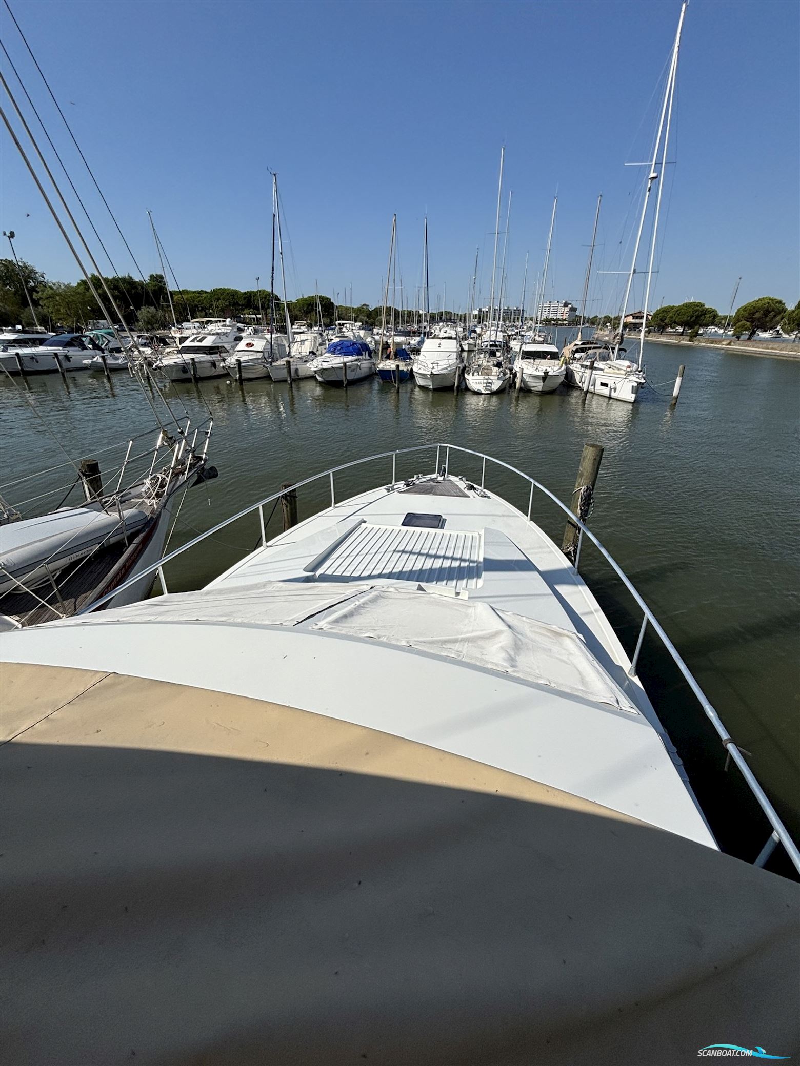Ferretti Yachts ALTURA 52