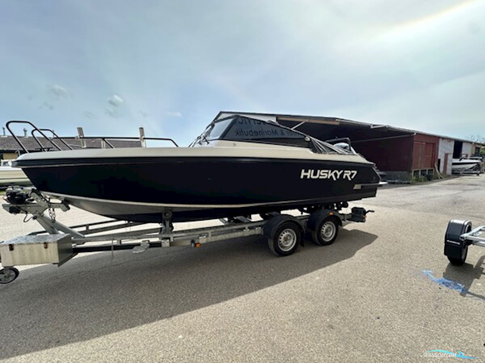 Finnmaster Husky R7 – Kvalitetsaluminium og 200 HK power