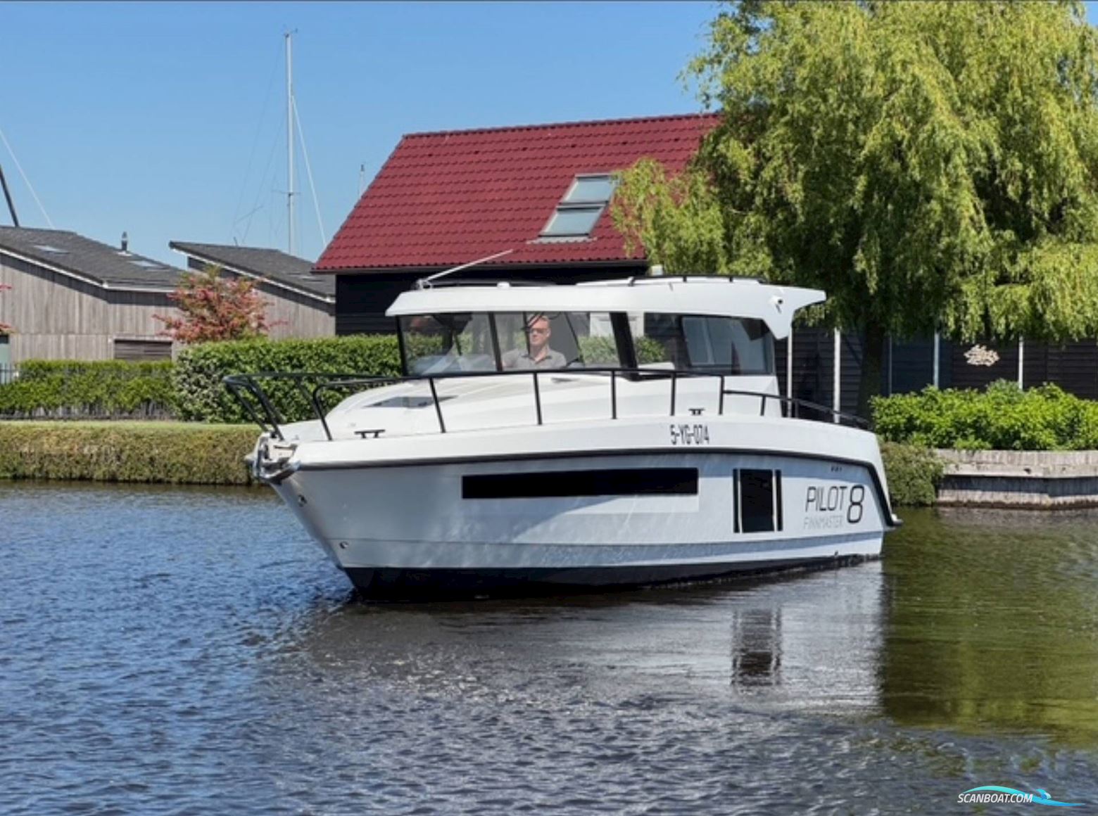 Finnmaster Pilot 8 - 2 X F200 Yamaha/Udstyr