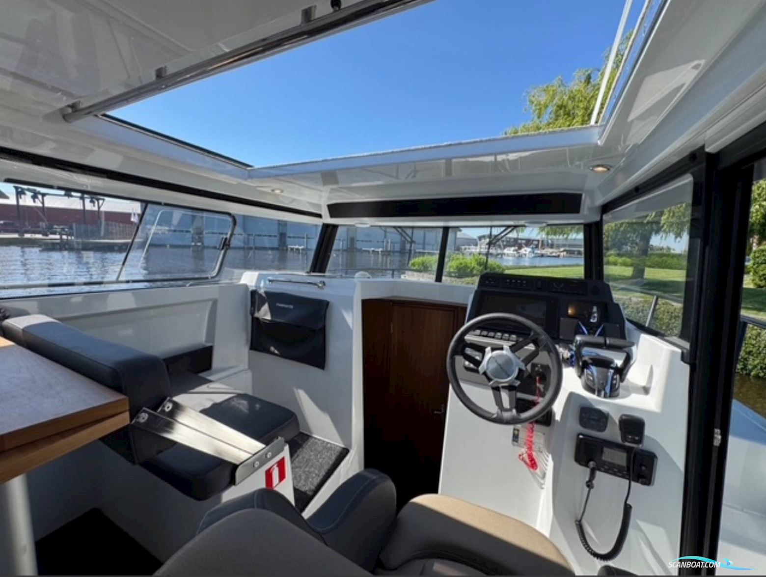 Finnmaster Pilot 8 - 2 X F200 Yamaha/Udstyr