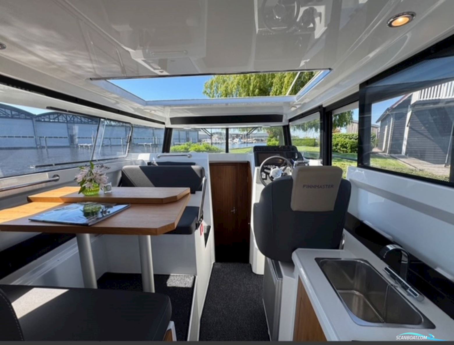 Finnmaster Pilot 8 - 2 X F200 Yamaha/Udstyr