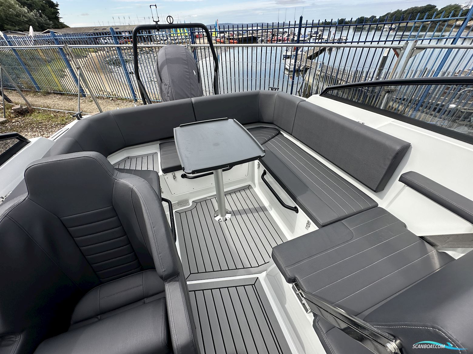 FINNMASTER R6 Bowrider