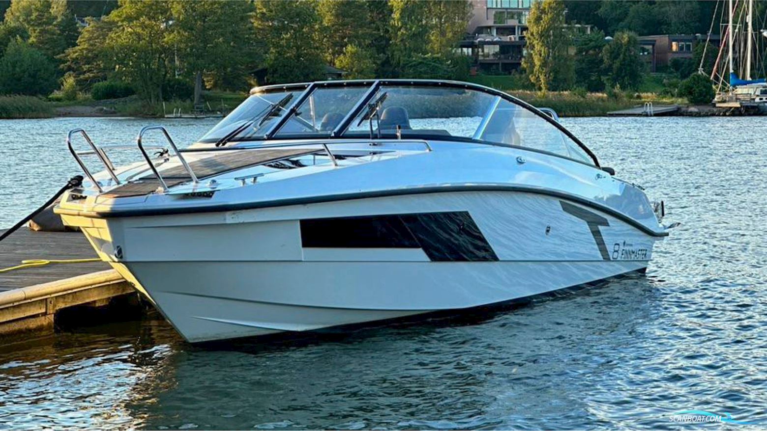 Finnmaster T8 Motorboten 2020, met Yamaha F300 motor, Finland