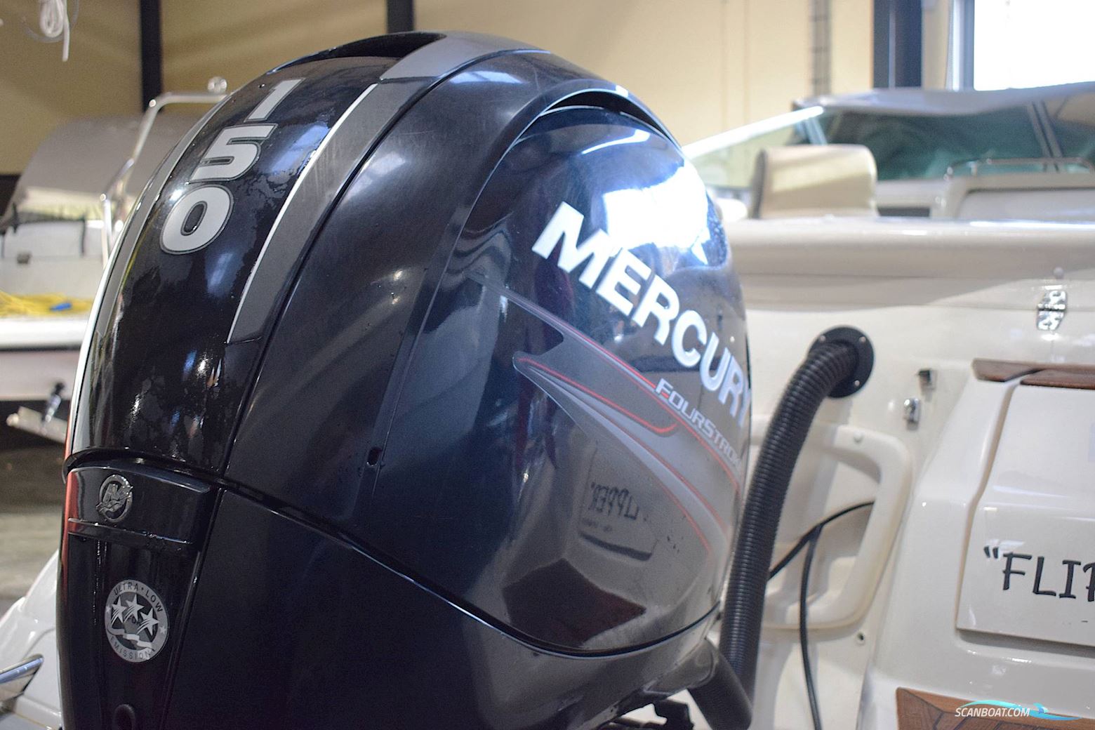 Flipper 630 DC m/ Mercury F150