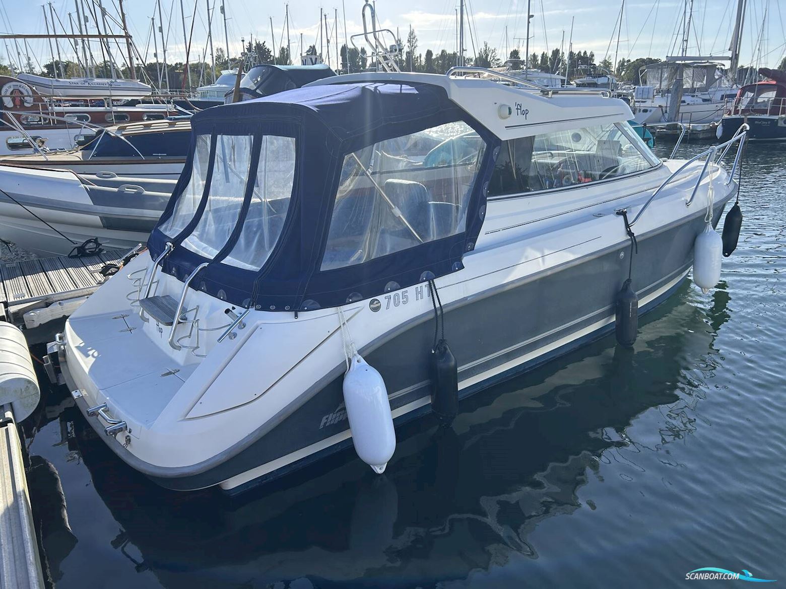 Flipper 705 HT Motorboten 2007, met Volvo Penta D3 motor, United Kingdom