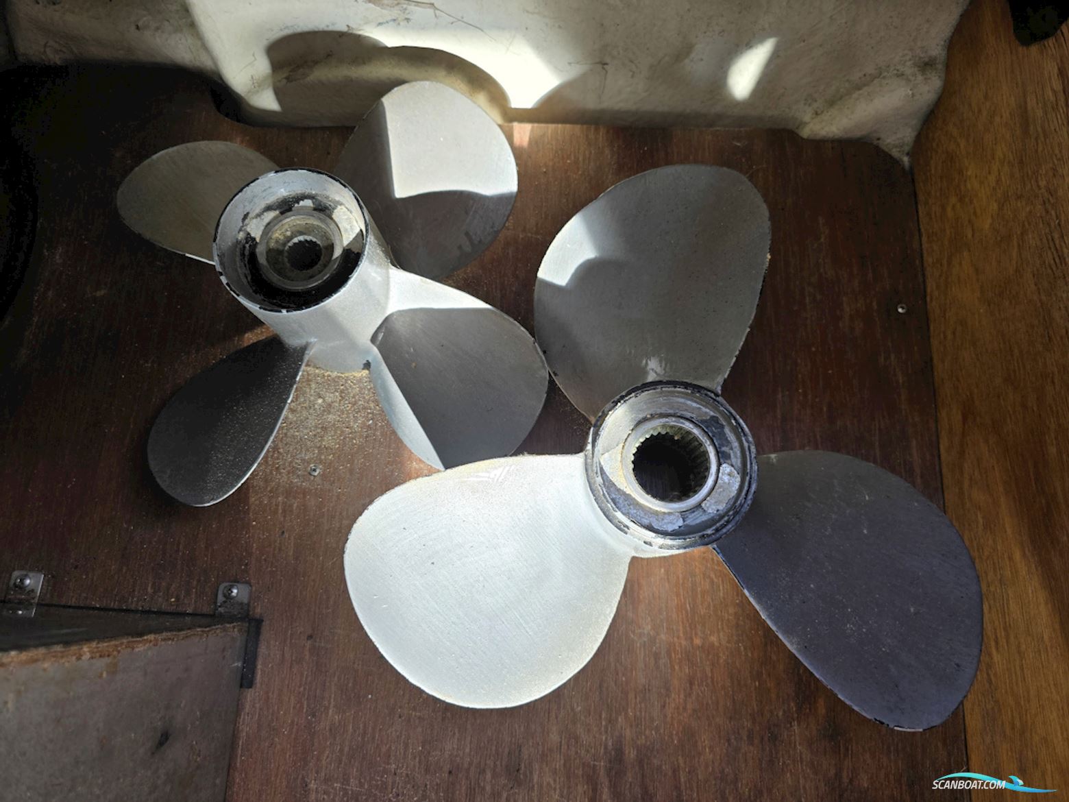 Forbina 10000 Volvo Penta KAD 300 EDC