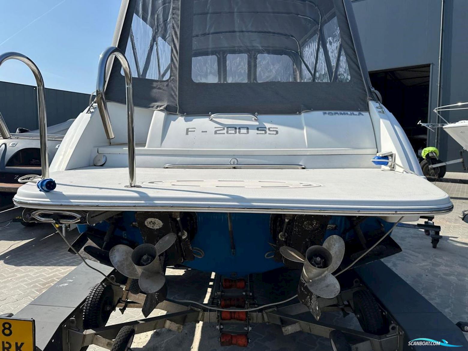 Formula  F-280 SS Cuddy cabin