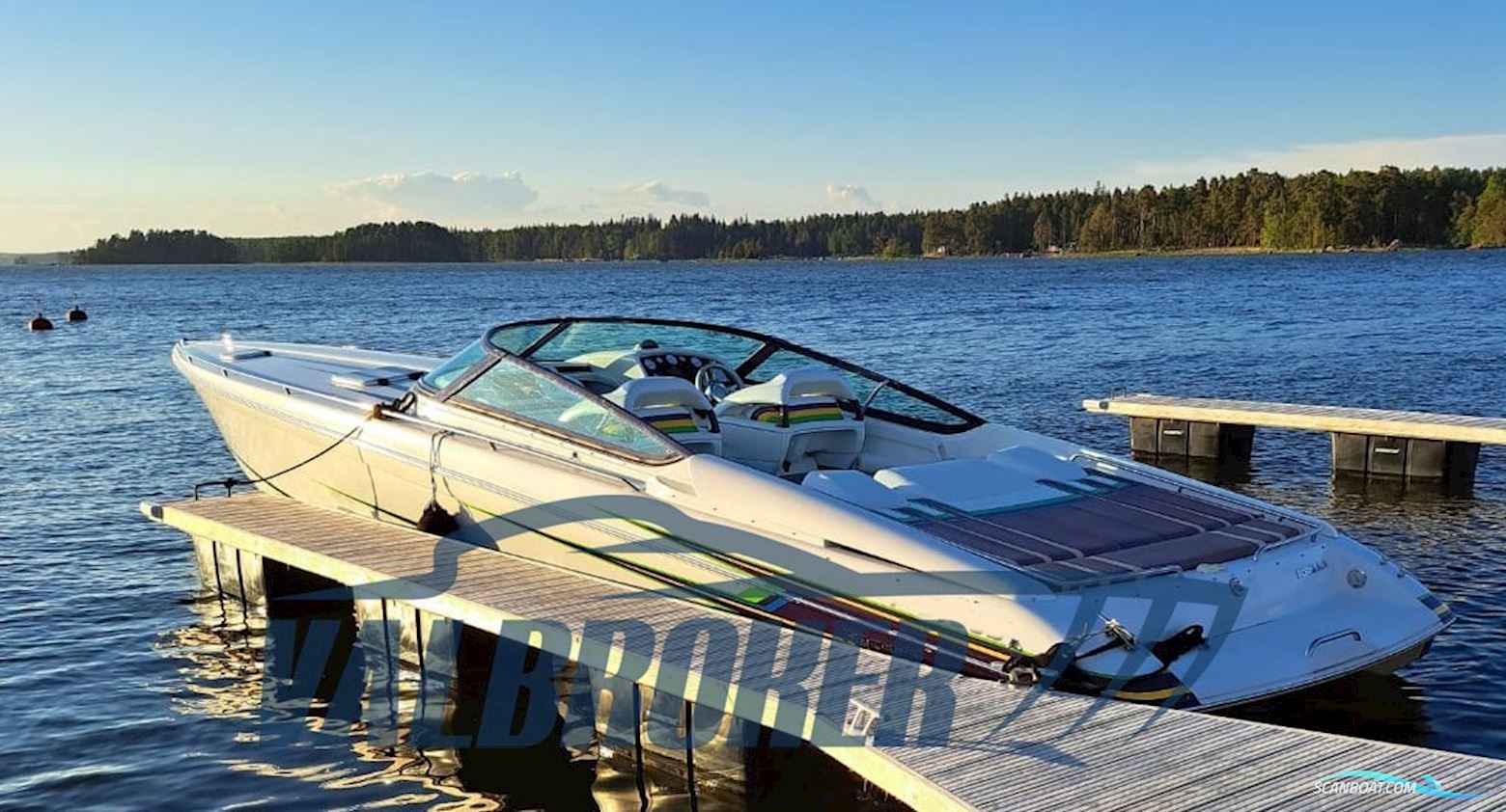 Formula 353 Fast Tech Motorboten 2000, met Mercury Mercruiser Mag 496 motor, Finland