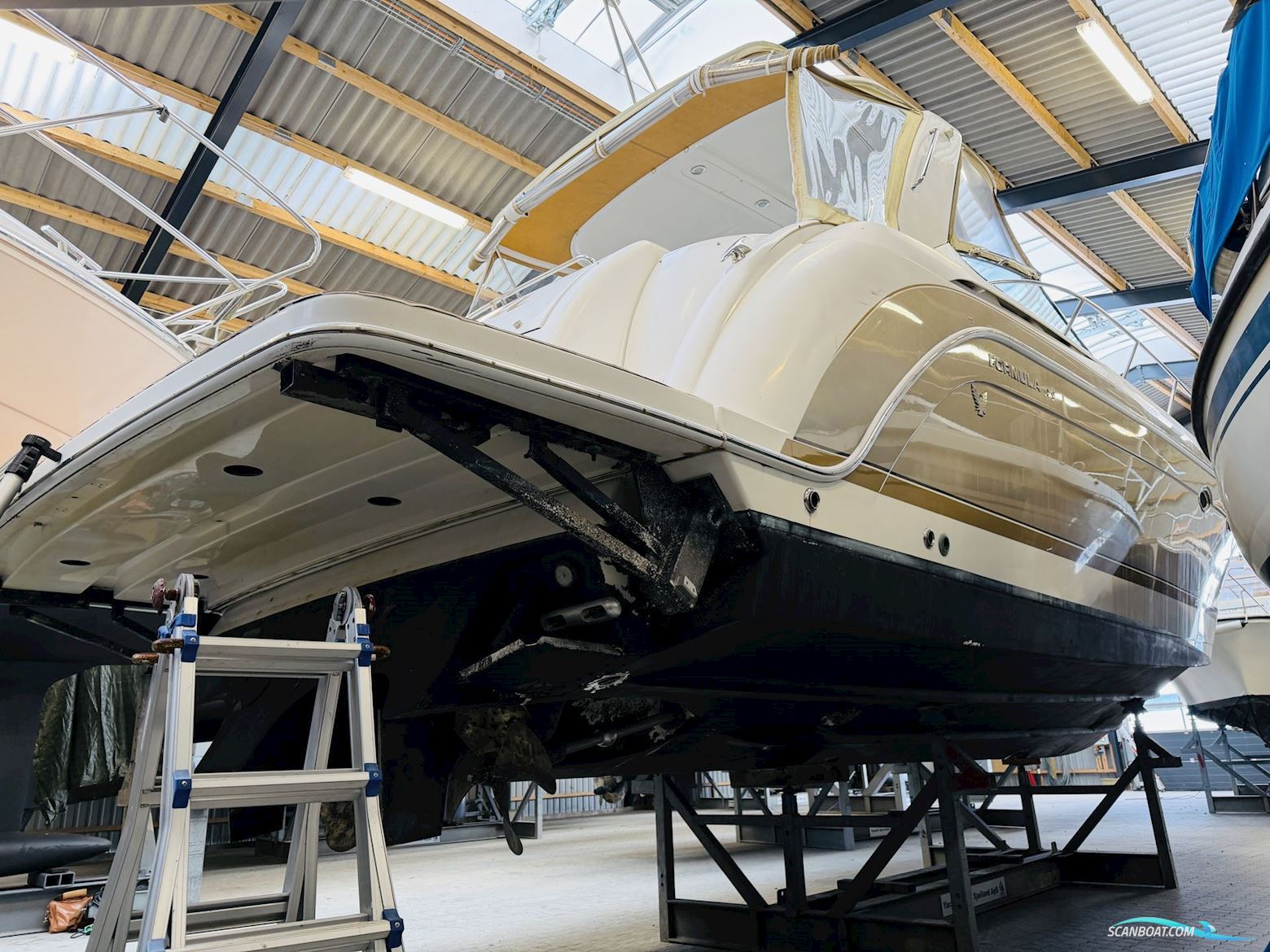 Formula 40 Performance Cruiser