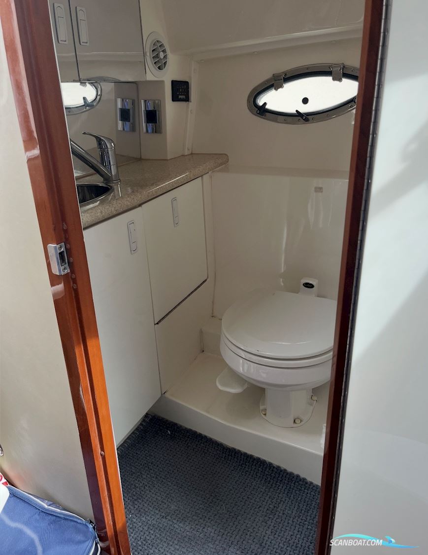 Fountain 38 Express Cruiser