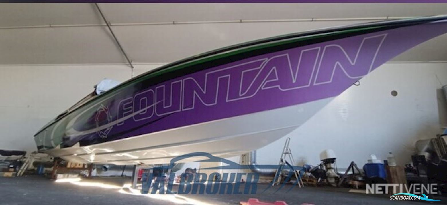 Fountain 38 LIGHTNING