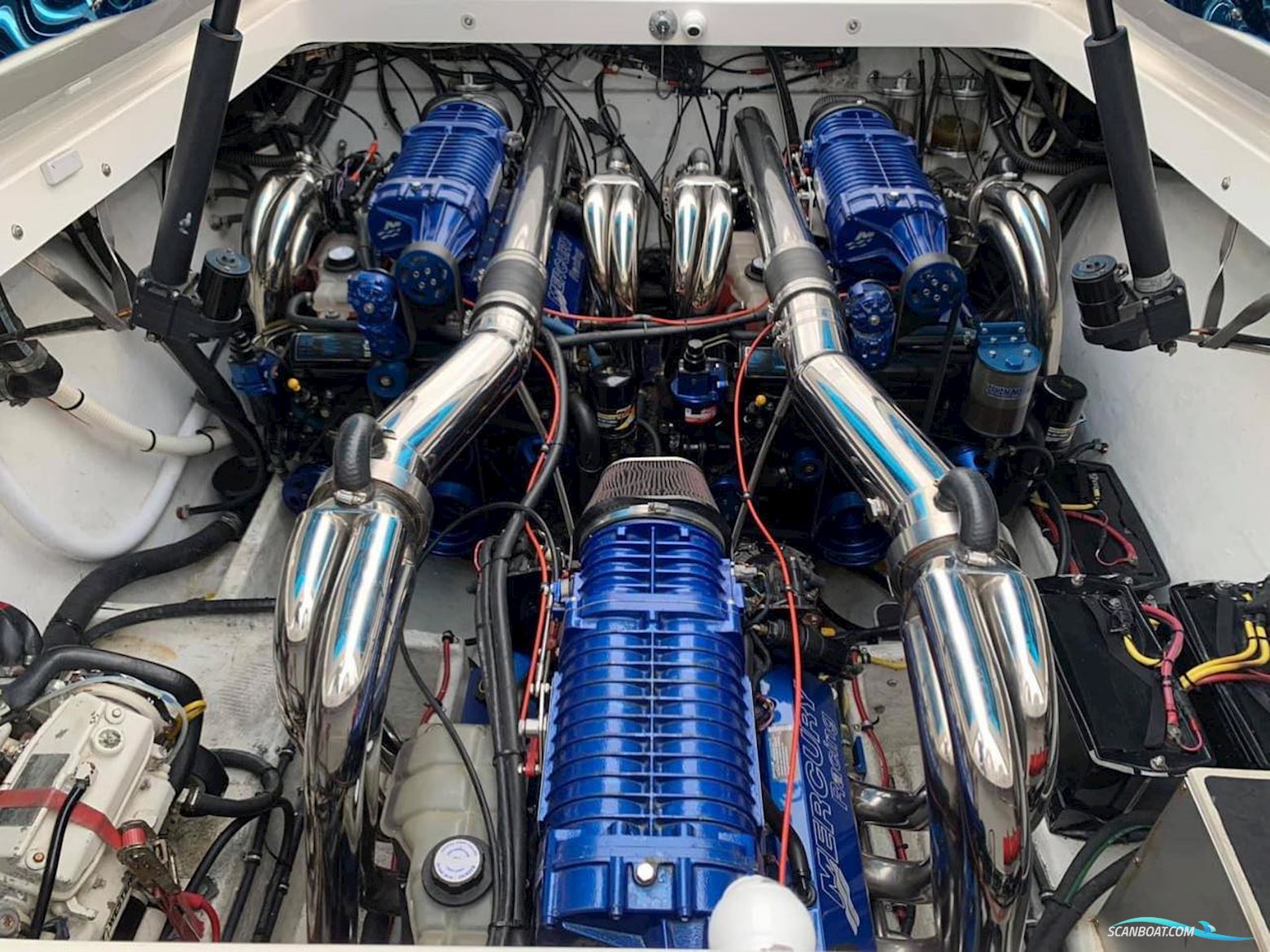 Fountain 47 Lightning