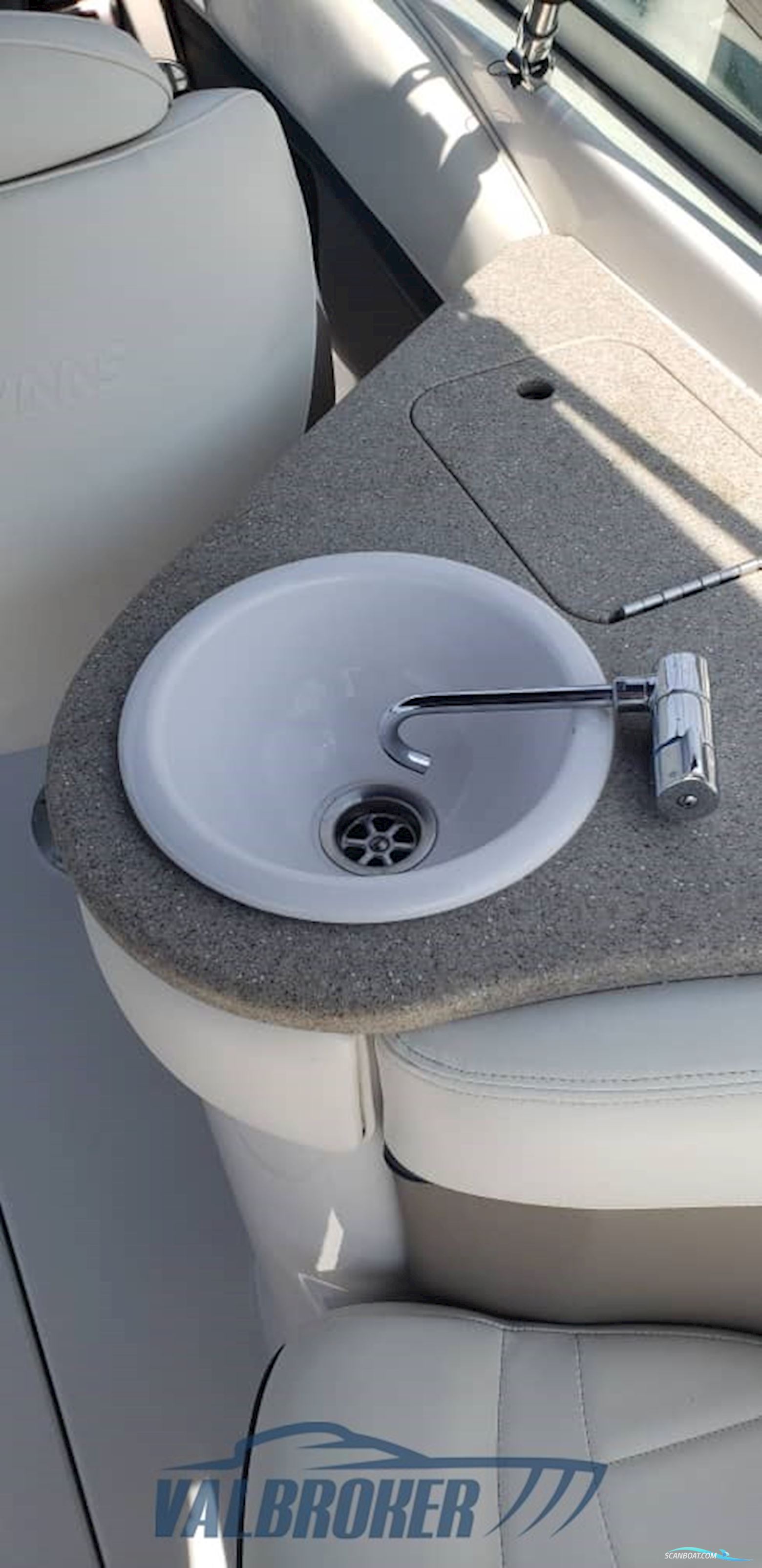 Four Winns 245 SUNDOWNER