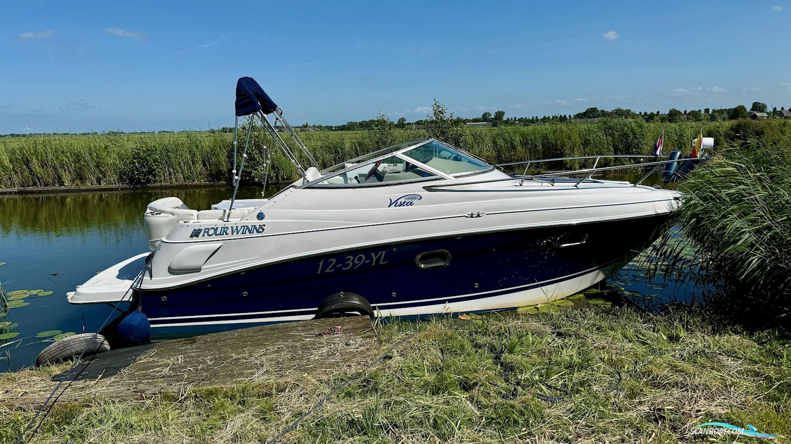 Four Winns 248 Vista Motorboten 2005, met Volvo Penta motor, The Netherlands