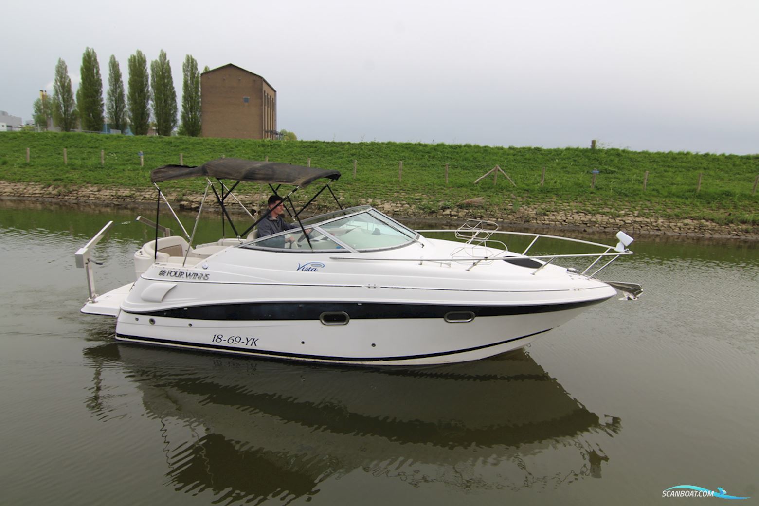Four Winns 248 Vista Motorboten 2004, The Netherlands