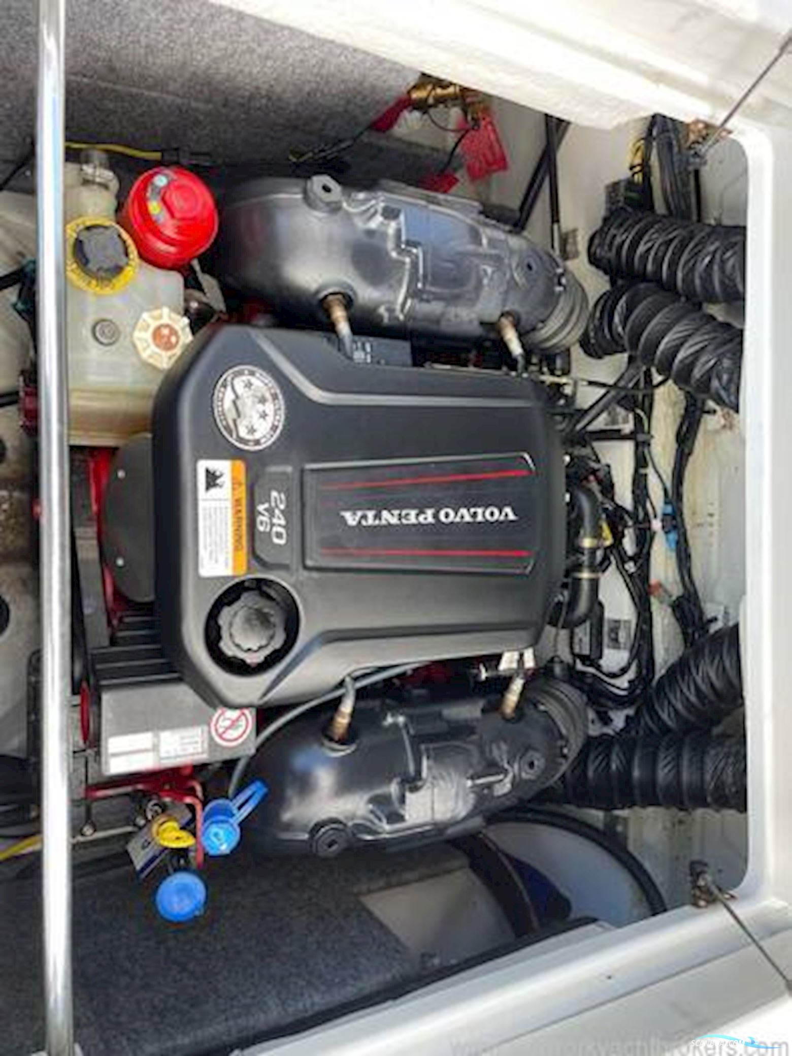 Four Winns H210