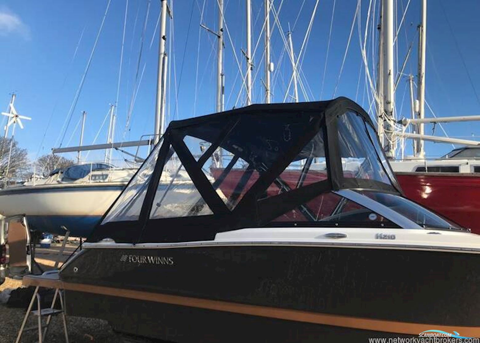 Four Winns H210