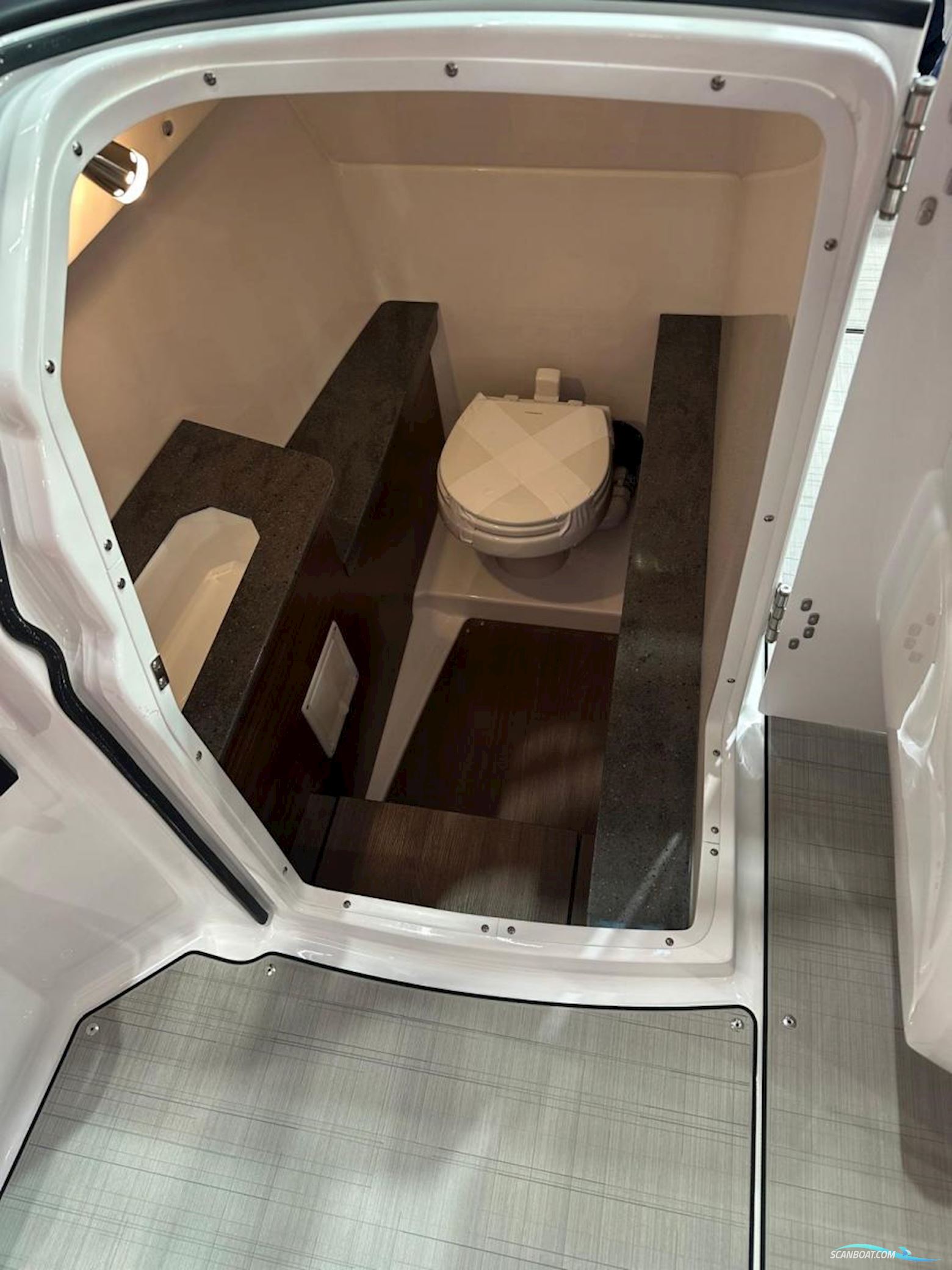 Four Winns H9 Bowrider