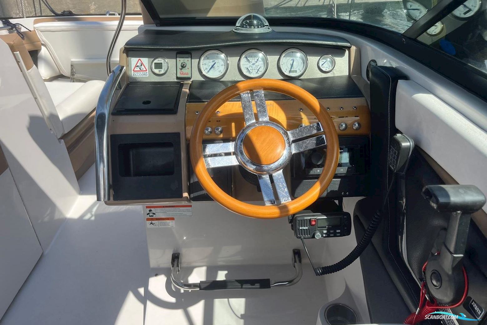Four Winns SL262