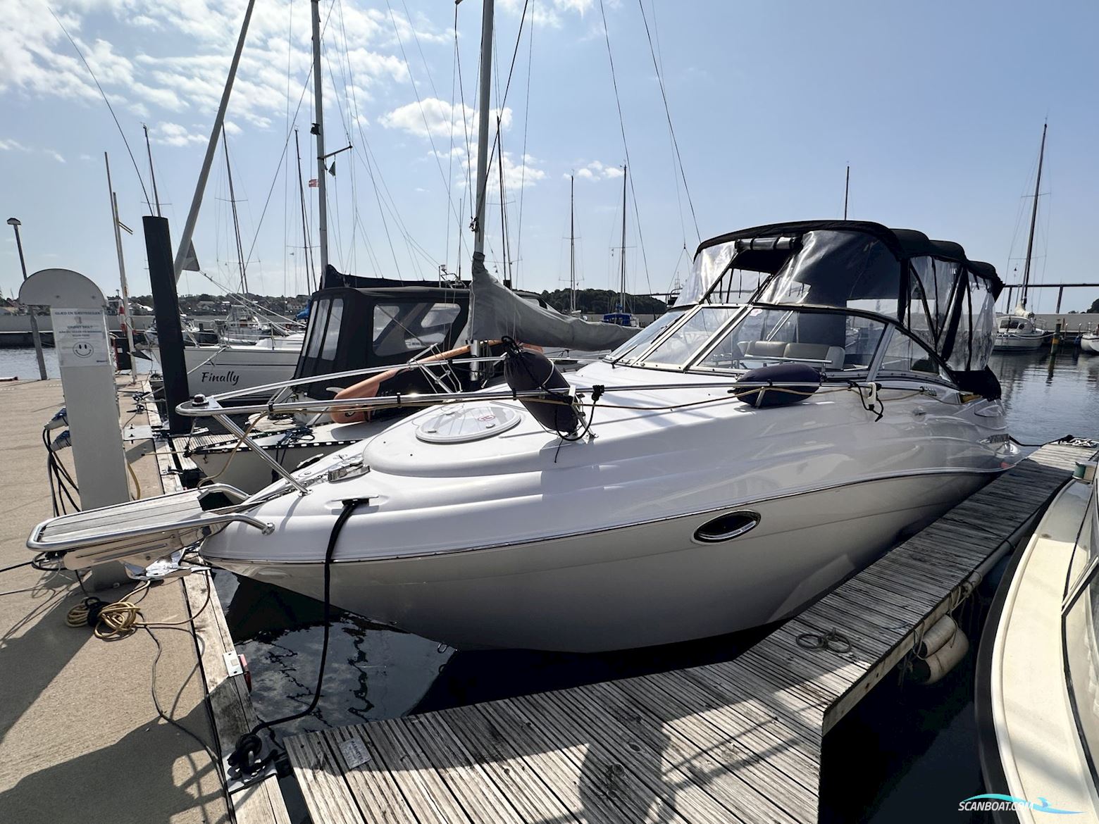 Four Winns V 265 Motorboten 2011, met Volvo Penta D3-220 motor, Denemarken