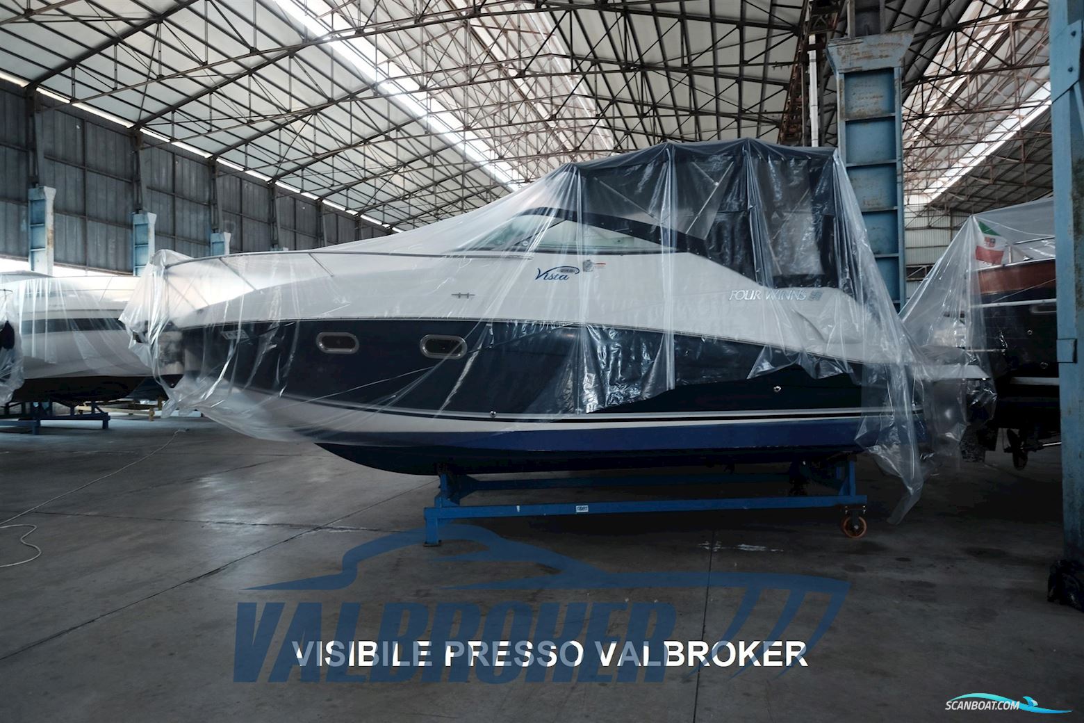 Four Winns Vista 248 Motorboten 2004, met Volvo Penta 5GXi motor, Italië